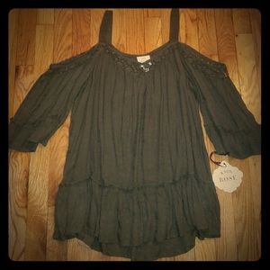 ♡ NWT Super Cute Off The Shoulder Olive Green Top